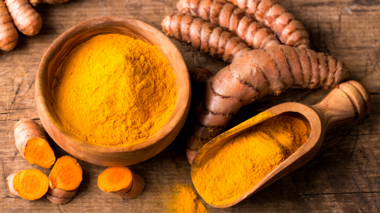 turmeric and bloating: turmeric root and powder