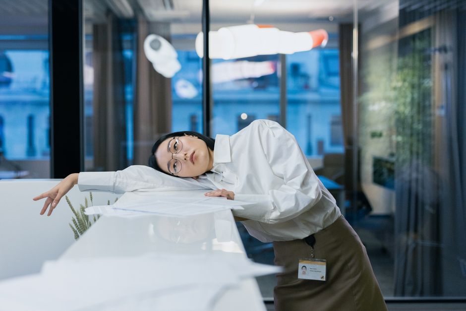 3. Your energy crashes hard after meals (Image Credits: Pexels)
